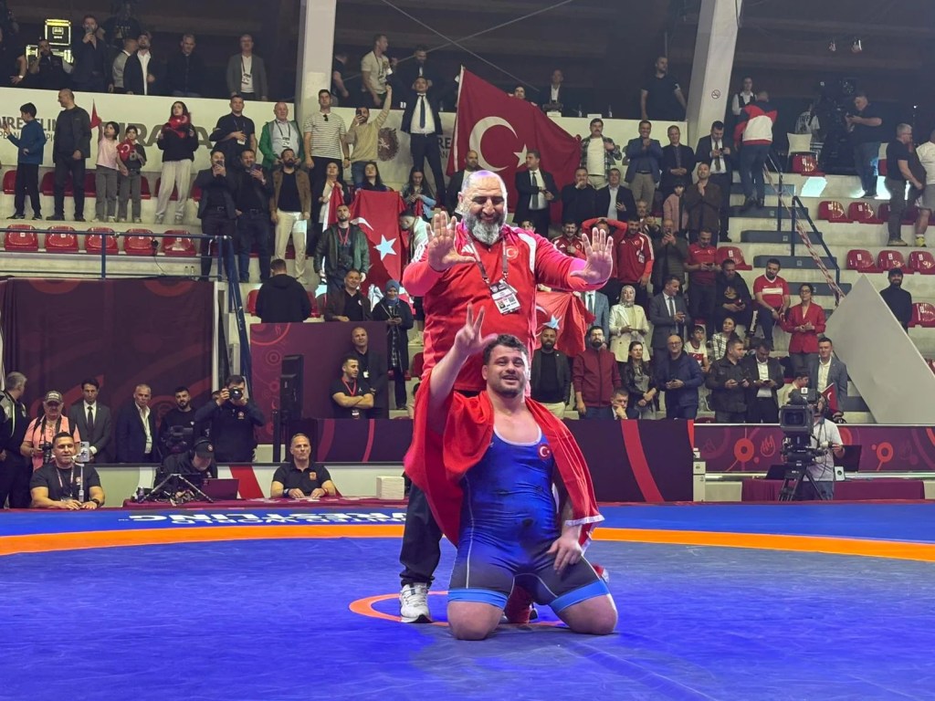 Rıza Kayaalp Avrupa'da 13. Kez Şampiyon