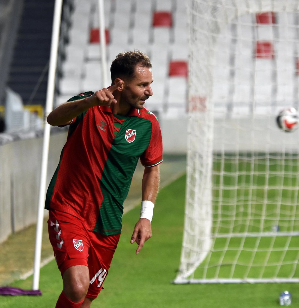 Karşıyaka Play-Off Finallerinde Tecrübeli İsimlerle İlerliyor