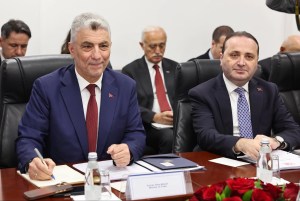 Bakan Bolat Kosova'da İkili Ticaret İçin Görüştü