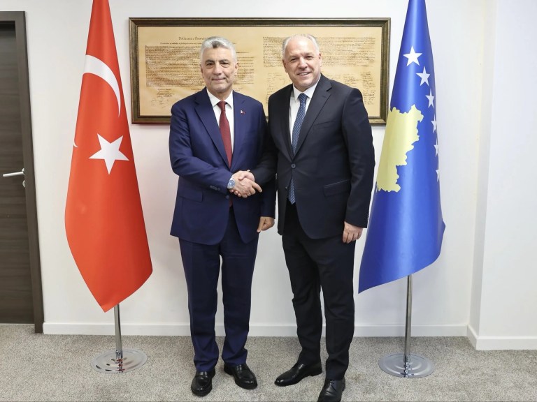 Ticaret Bakanı Bolat Kosova'da Stratejik Görüşmeler Yaptı