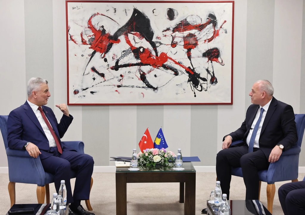 Ticaret Bakanı Bolat Kosova'da Stratejik Görüşmeler Yaptı