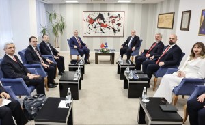 Ticaret Bakanı Bolat Kosova'da Stratejik Görüşmeler Yaptı