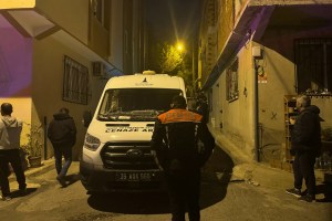 İzmir’de Eşini Vuran Koca Yakalandı