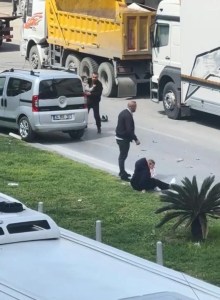 Kağıthane'de Kaza Sonrası Sinir Krizi Geçiren Kadın