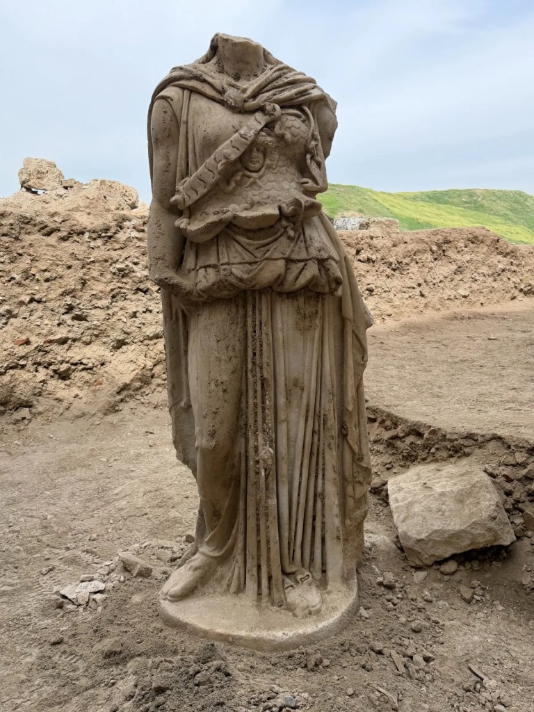 Laodikeia'da Athena Heykeli Bulundu
