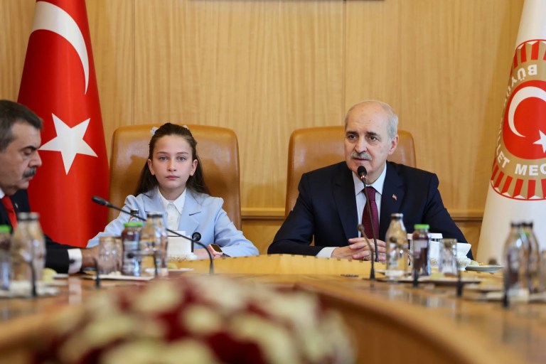 TBMM Başkanı Kurtulmuş Koltuğunu İnci'ye Devretti