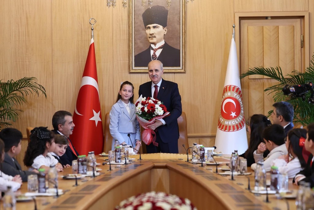 TBMM Başkanı Kurtulmuş Koltuğunu İnci'ye Devretti