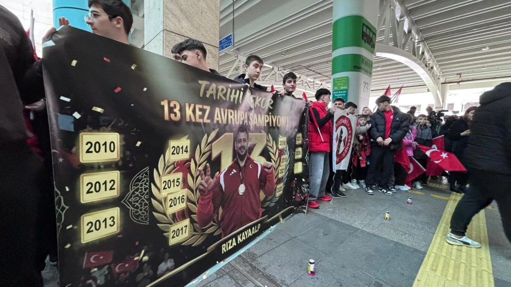 Rıza Kayaalp Ankara'da Coşkuyla Karşılandı
