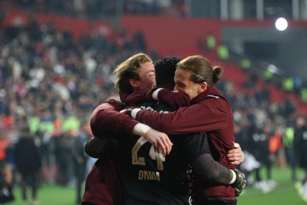 Trabzonspor Penaltılarla Yarı Finale Yükseldi