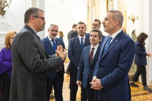 Dışişleri Bakanı Fidan Londra'da İş İnsanlarıyla Buluştu