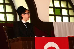 Bakan Tekin Öğrencilerle Tarihi Yürüyüş Gerçekleştirdi