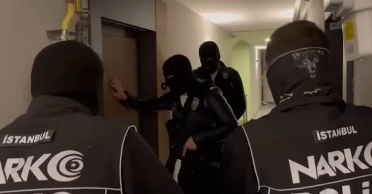 Beylikdüzü'nde kırmızı bültenle aranan şüpheli yakalandı