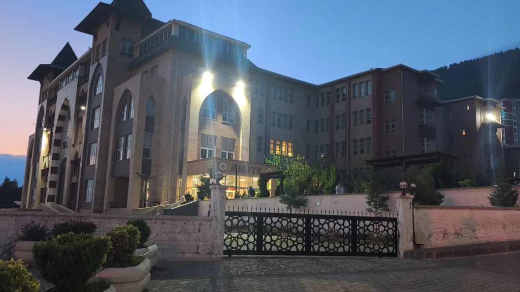 Deprem Davasında Gerginlik: Avukatlar Arasında Tartışma Çıktı
