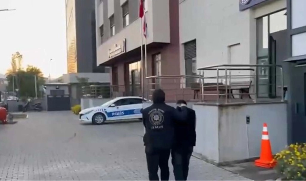 İzmir'de Aranan 131 Kişi Operasyonla Yakalandı