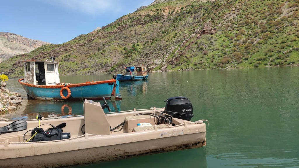 Fırat Nehri'nde Kaybolan Kampçı İçin Arama Çalışmaları Sürüyor