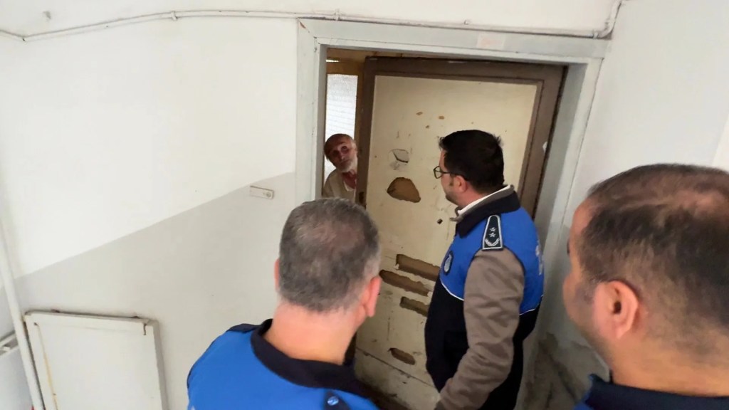 Avcılar'da Çöp Eve Dönüş: Müzisyen Seyran Özvardar'ın Hikayesi