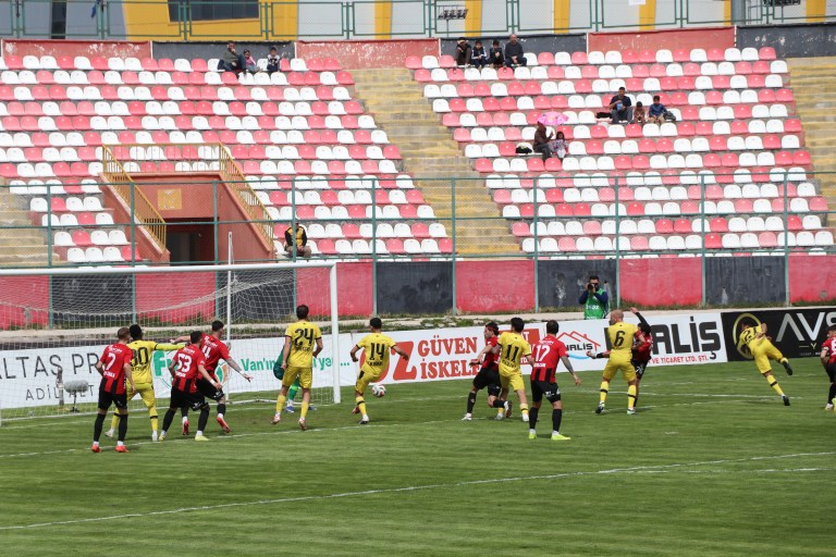 Van Spor FK Evinde İstanbulspor'a Yenildi