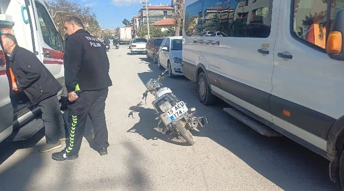 Çorum'da polisten kaçan motosiklet sürücüsü kaza yaptı