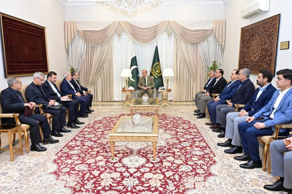 İran ve Pakistan Liderleri İslamabad'da Görüştü