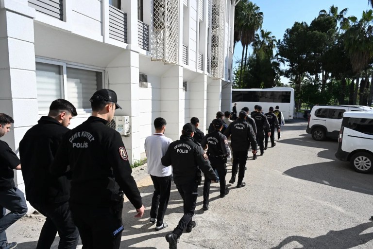 Mersin'de dev dolandırıcılık operasyonu: 7 kişi tutuklandı