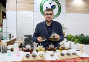 Beyaz Çayın Kilosu 40 Bin TL'ye Satılıyor