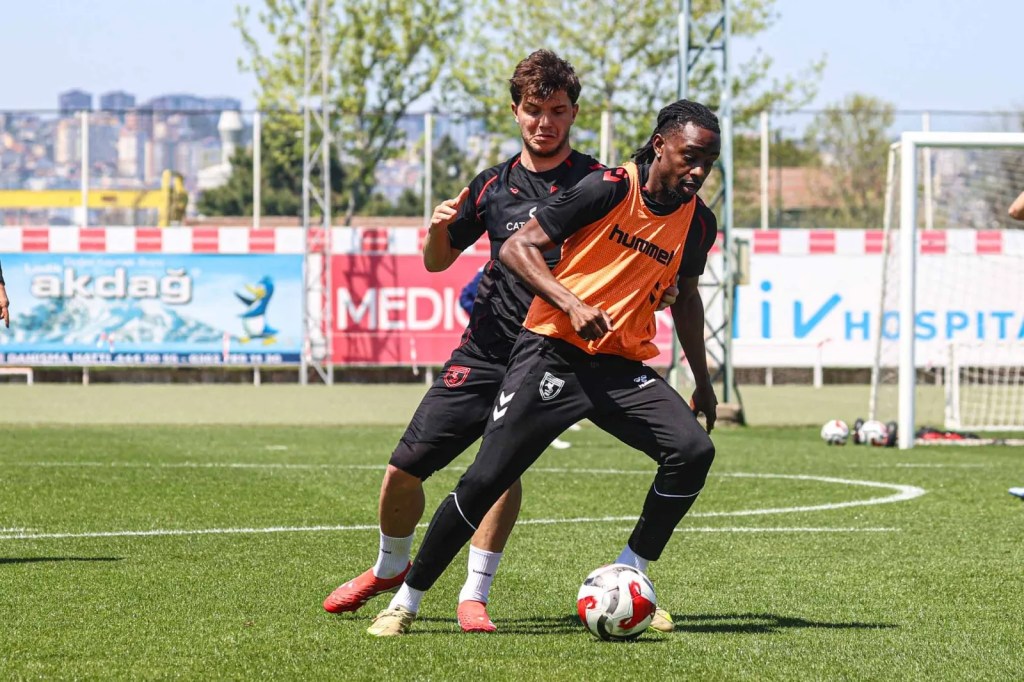 Samsunspor Alanyaspor Maçı İçin Antalya'ya Gitti