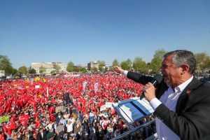 Özgür Özel Seçim Sandığı Çağrısı Yaptı