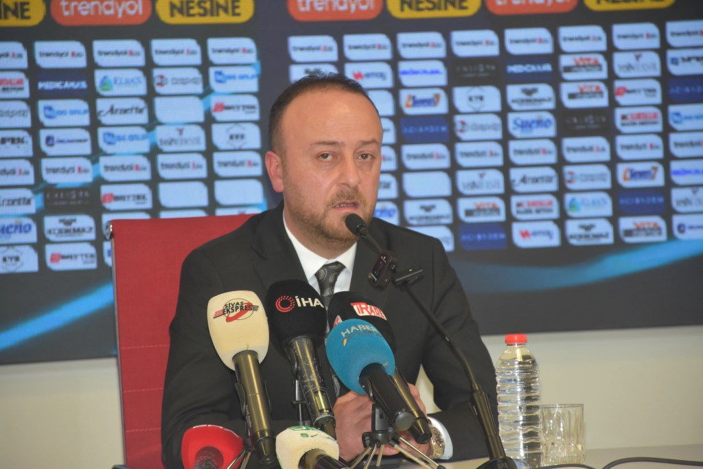 Özbelsan Sivasspor Başkanı Özçoban: Şu an için aday değilim