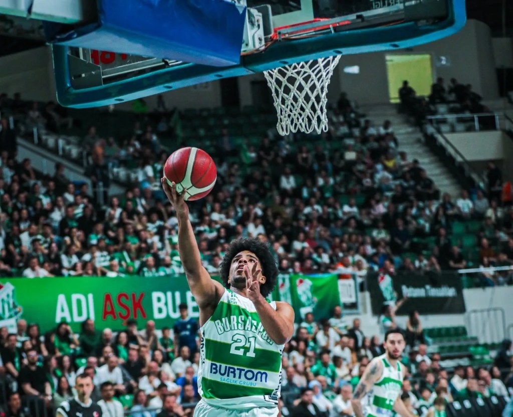 Bursaspor Basketbol Büyükçekmece'yi Farklı Geçti