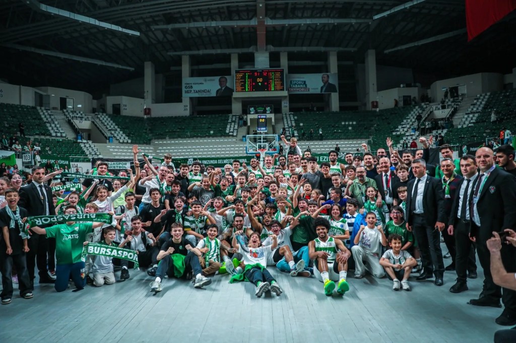 Bursaspor Basketbol Büyükçekmece'yi Farklı Geçti