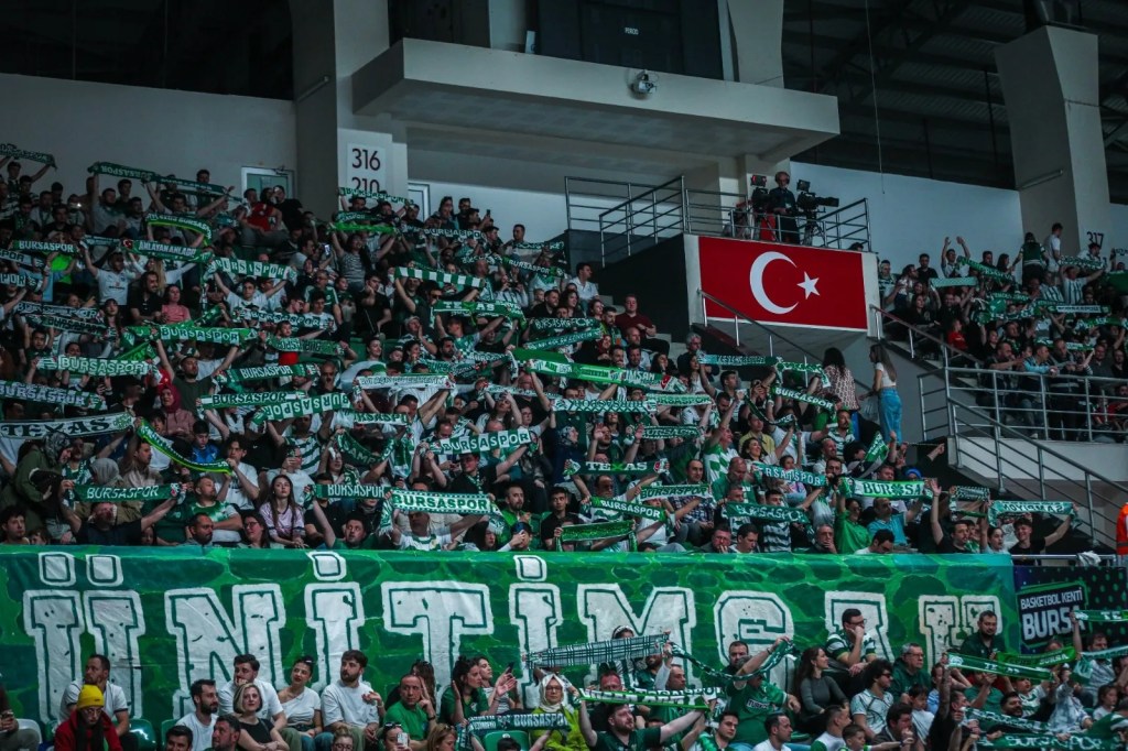 Bursaspor Basketbol Büyükçekmece'yi Farklı Geçti