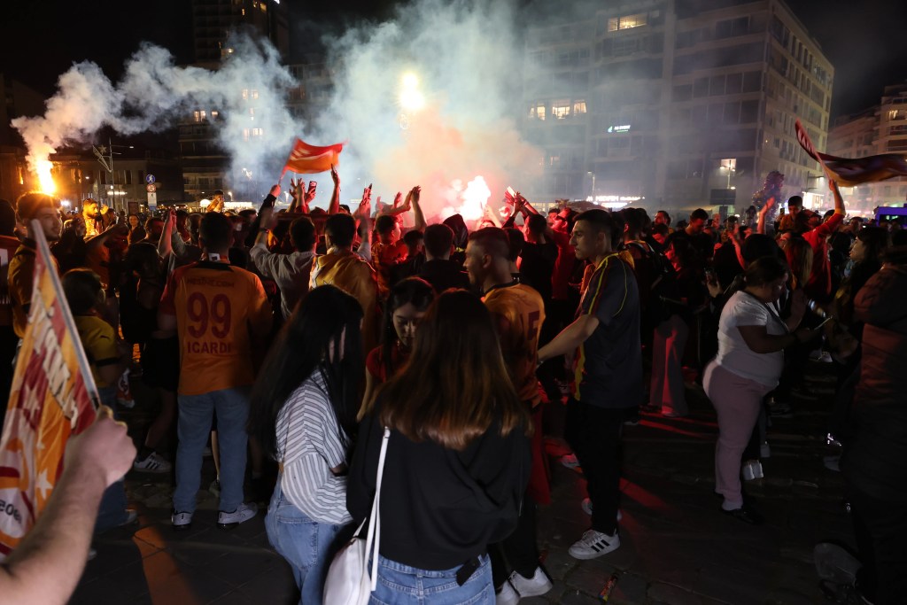 Galatasaray'ın İzmir'deki Derbi Coşkusu
