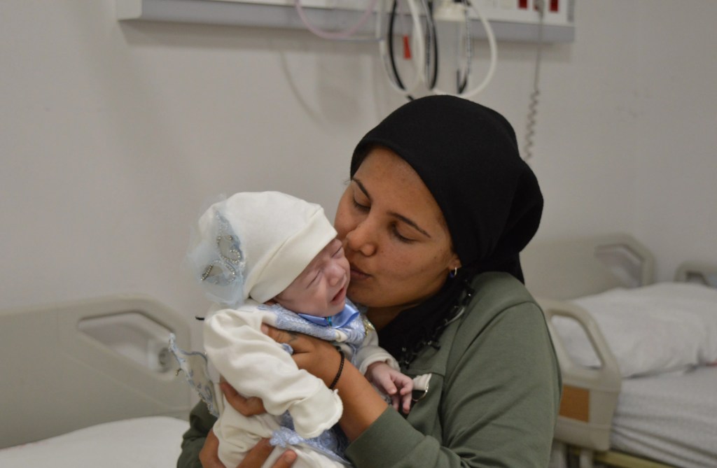 Reyyan Bebek Sağlığına Kavuştu: Mardin'de İlk Diyafram Fıtığı Ameliyatı