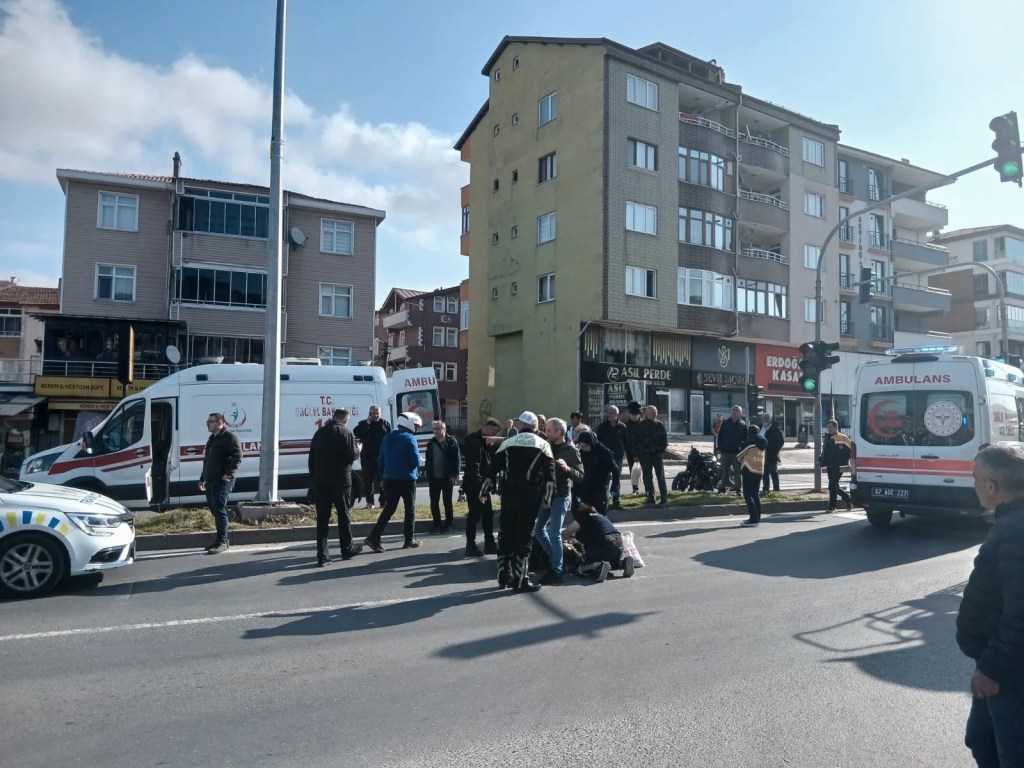 Üniversite öğrencisine çarpan otomobilin kaza anı kamerada