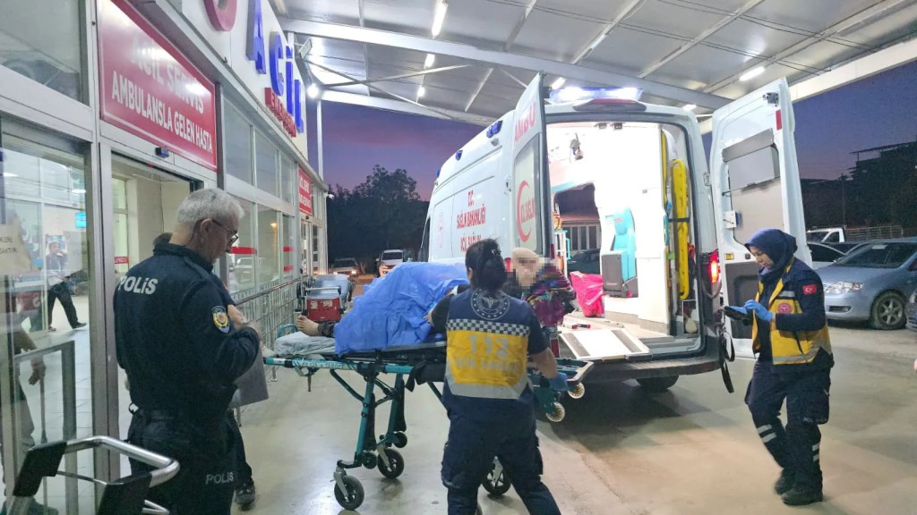 Adana'da Baba Kızını Bıçakla Yaraladı