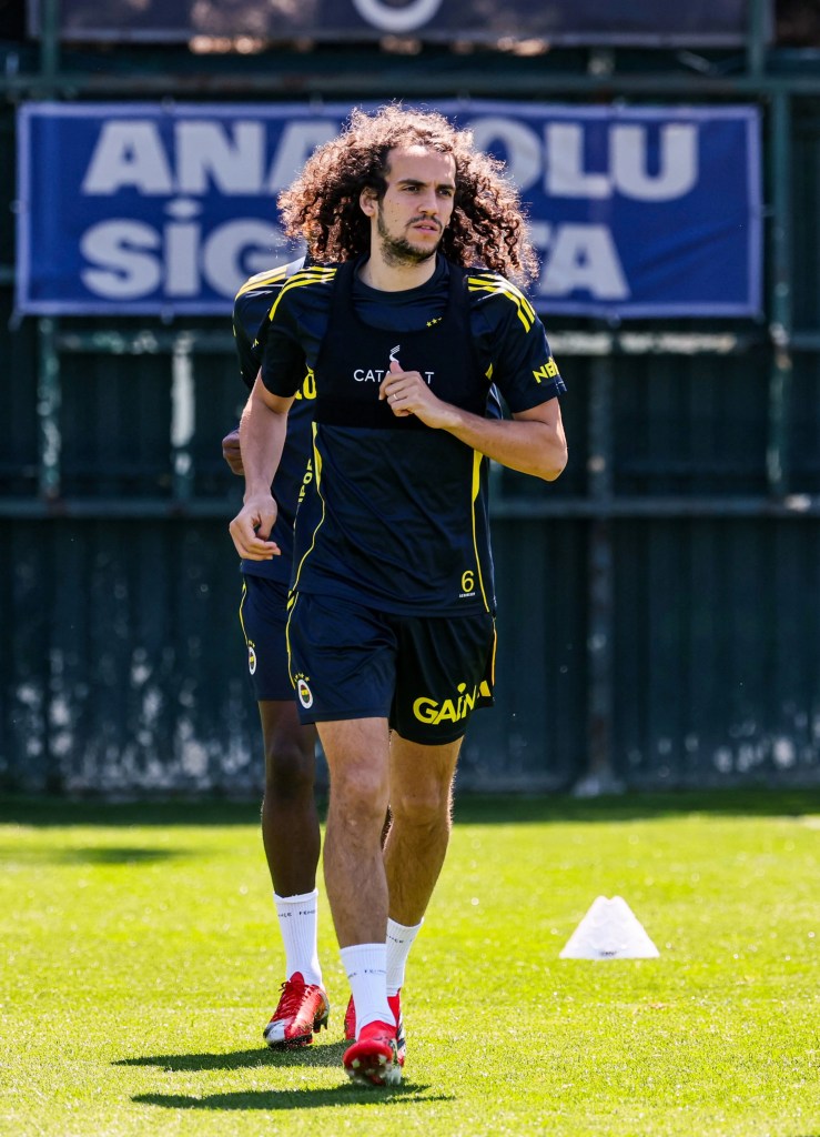 Fenerbahçe Başakşehir Maçı İçin Hazırlıklarını Sürdürüyor