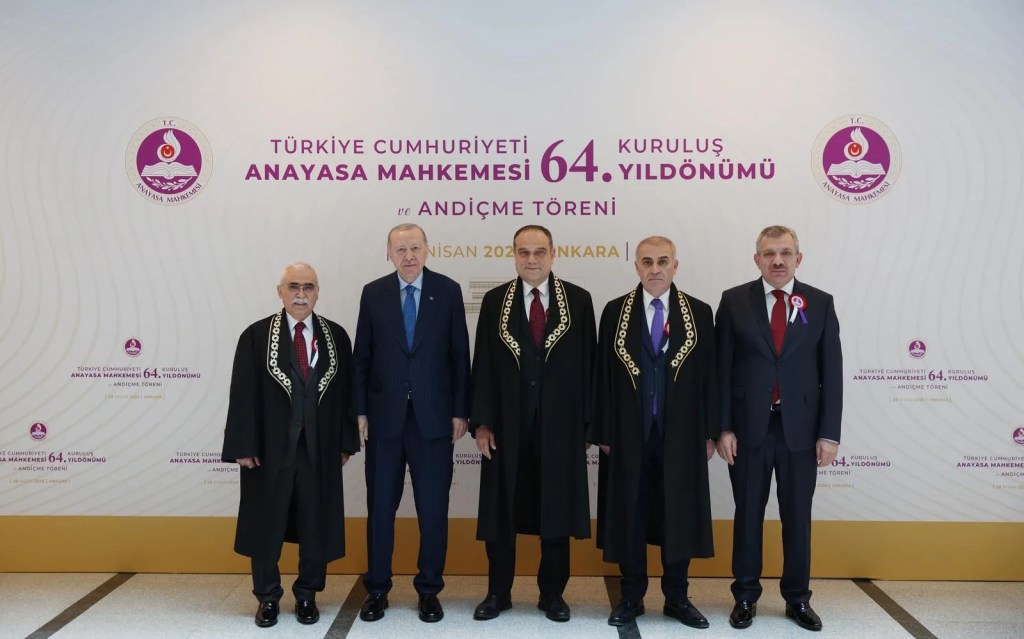 Erdoğan Anayasa Mahkemesi'nin 64. Yıl Törenine Katıldı