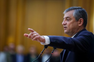 Özgür Özel: Sandık İçin Mücadelemiz Sürecek