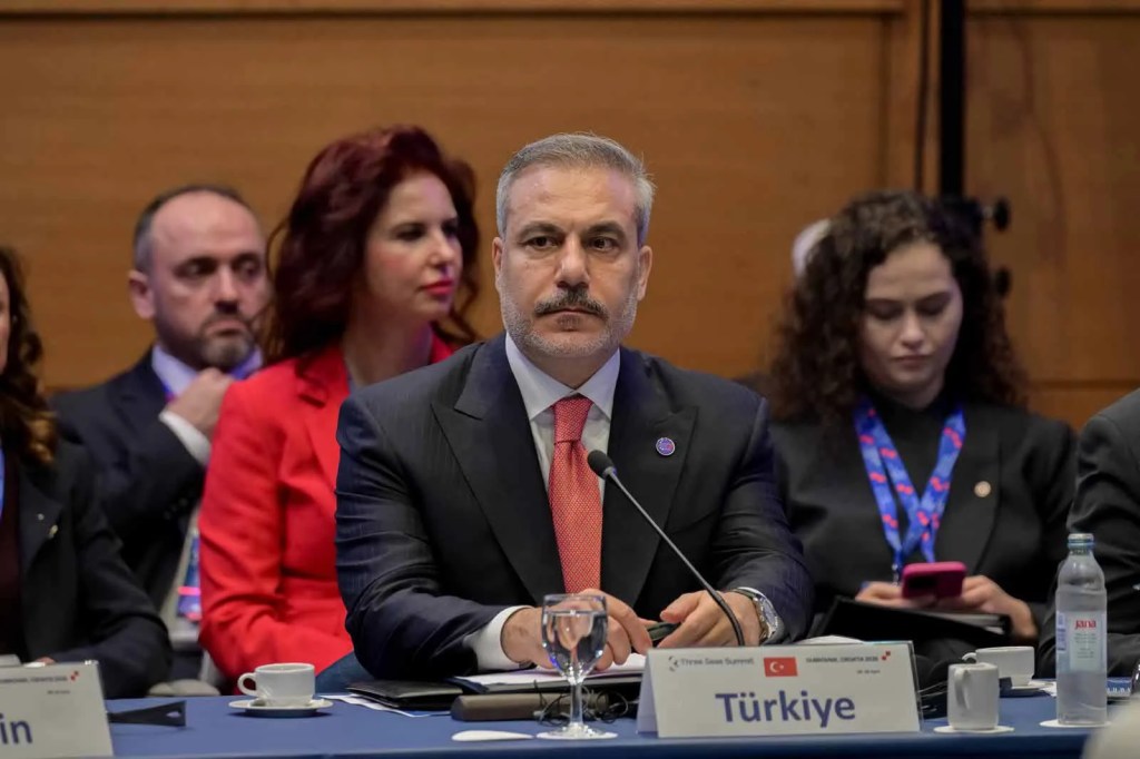 Hakan Fidan Üç Deniz Girişimi Zirvesi'nde Türkiye'yi Temsil Etti