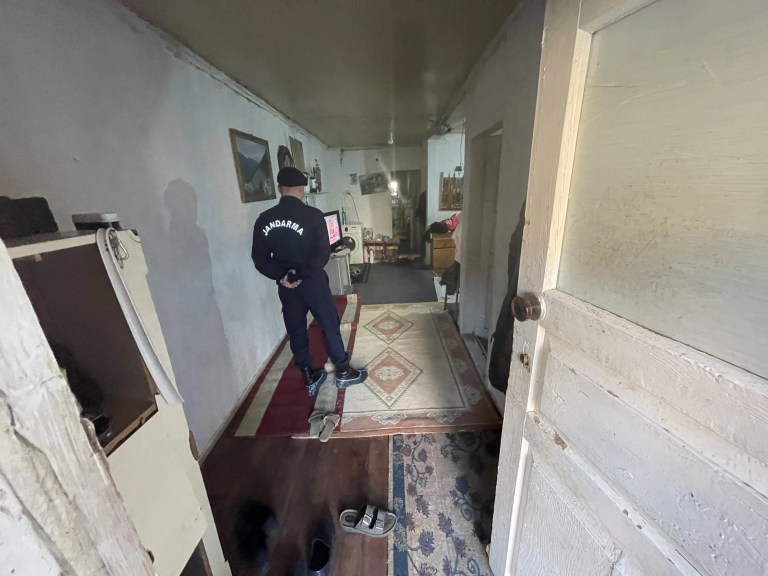 Düzce'de Uyuşturucu Operasyonu: 1 Kilo Bonzai Ele Geçirildi