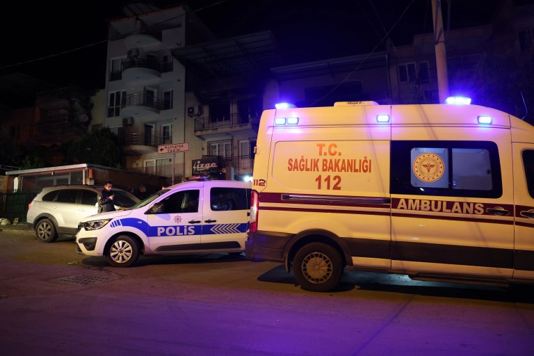 İzmir'de Yangın: Baba Hayatını Kaybetti, Oğlu Entübe Edildi