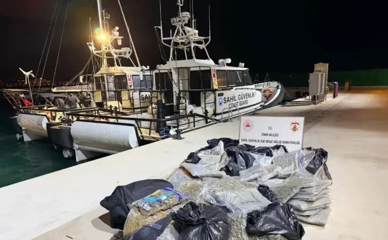 Balıkesir'de Tekne Operasyonunda 158 Kilo Uyuşturucu Yakalandı