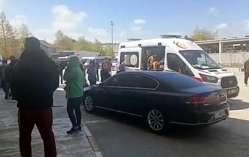 Düzce'de Taksici Tabanca ile Vurulmuş Halde Bulundu