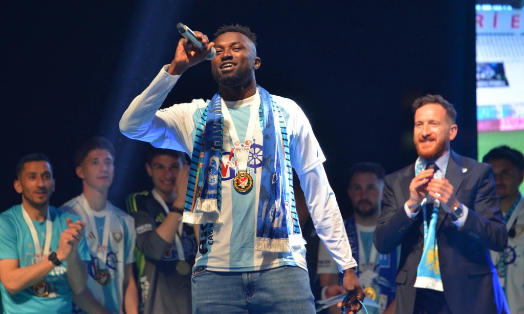 Erzurumspor FK Şampiyonluğu Coşkuyla Kutladı