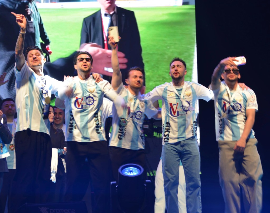 Erzurumspor FK Şampiyonluğu Coşkuyla Kutladı