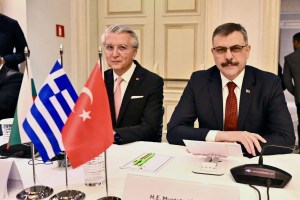 Bakan Çiftçi Atina'da Üçlü Mekanizma Toplantısı'nda