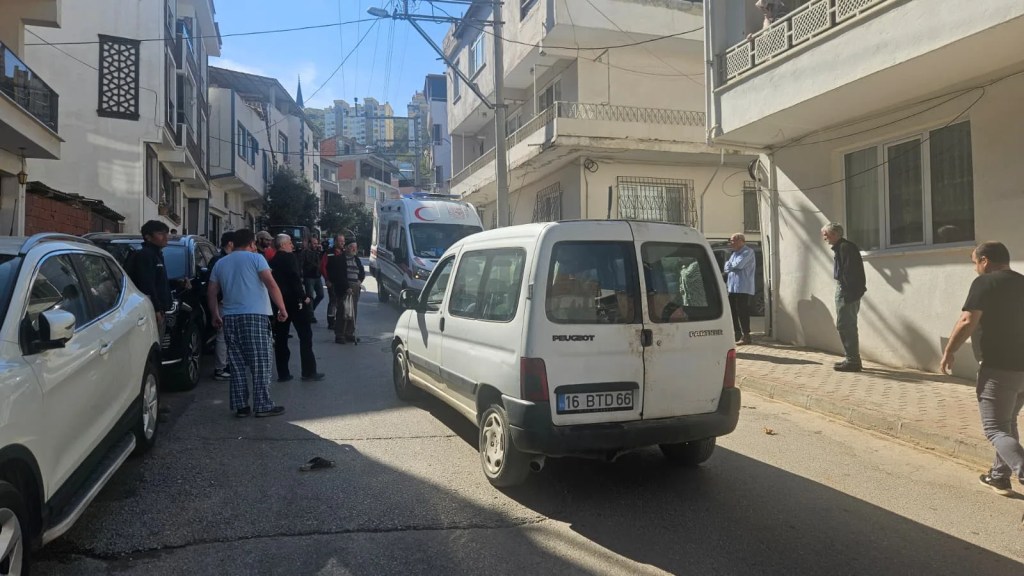 Bursa'da Ekmek Alırken Aracın Çarptığı Kadın Hayatını Kaybetti