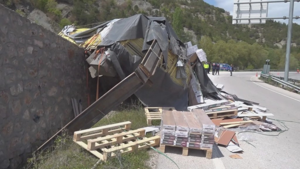 Amasya'da TIR Kazası: Şoför Hayatını Kaybetti