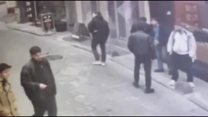 Taksim'de Cep Telefonu Hırsızları Yakalandı