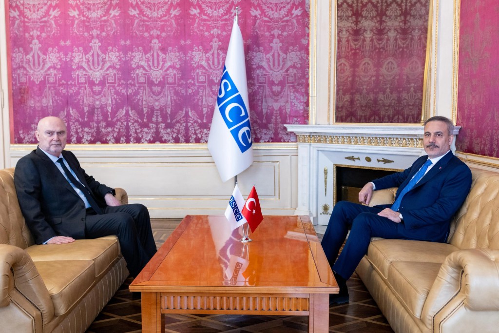 Bakan Fidan Avusturya'da AGİT Genel Sekreteri ile Buluştu